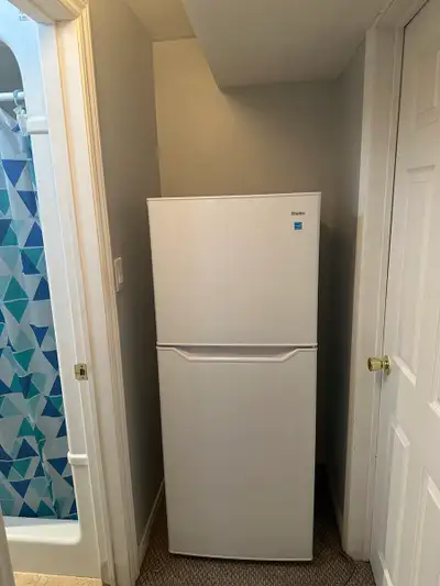 Basement Room for Rent in Oshawa – $700 month (All Utilities Included) Available for a Full-Time stu...
