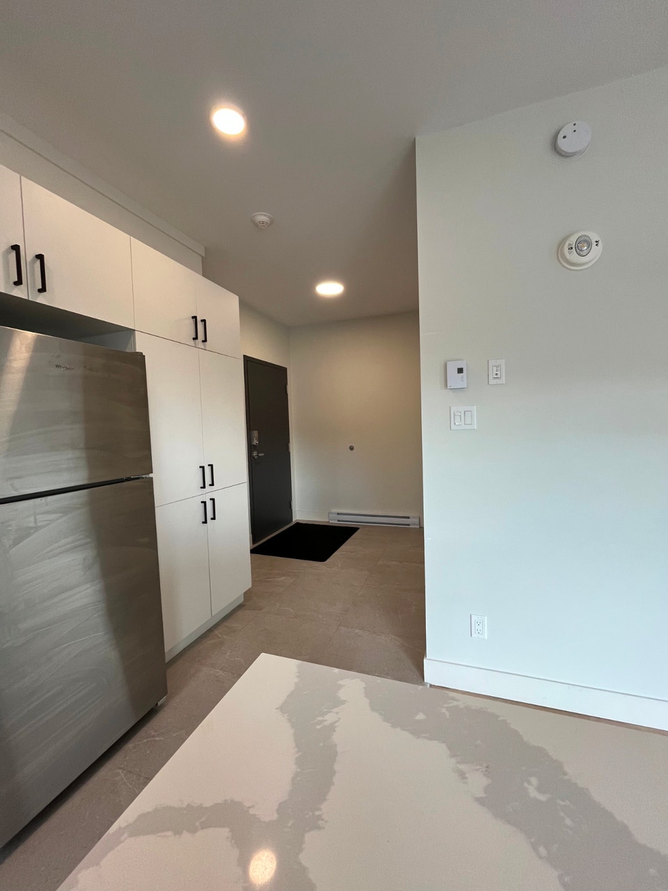 logement 4-1/2 neuf meublé 2