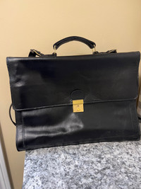 Leather vintage school bag/ sac d’école en cuir