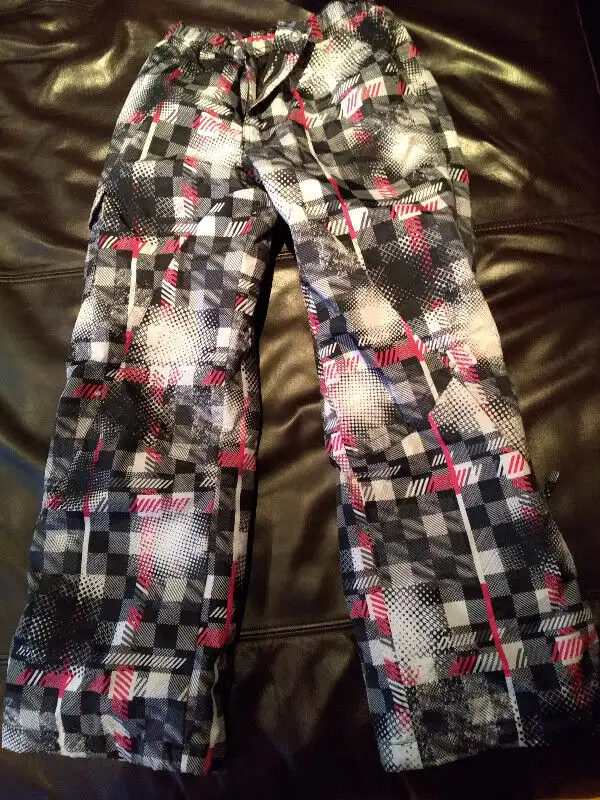 Vêtements enfants de qualité pour fille / garçon, manteaux hiver in Kids & Youth in City of Montréal - Image 8