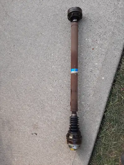 used - 1999 Jeep Grand Cherokee Rear drive shaft $25 Front drive shaft $30 IF AD IS UP THEY ARE AVAI...