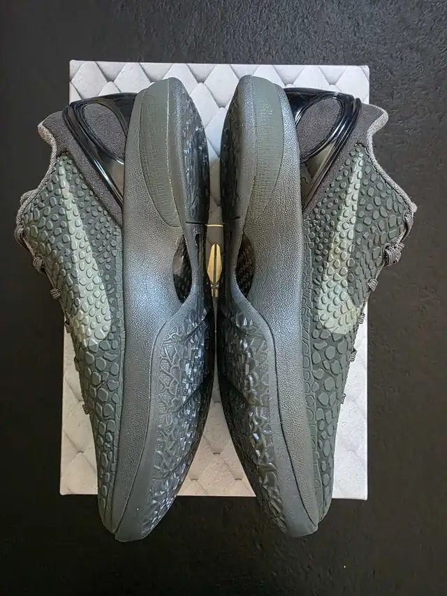 Kobe 6 Fade to Black size 8 in Men's Shoes in Mississauga / Peel Region - Image 5