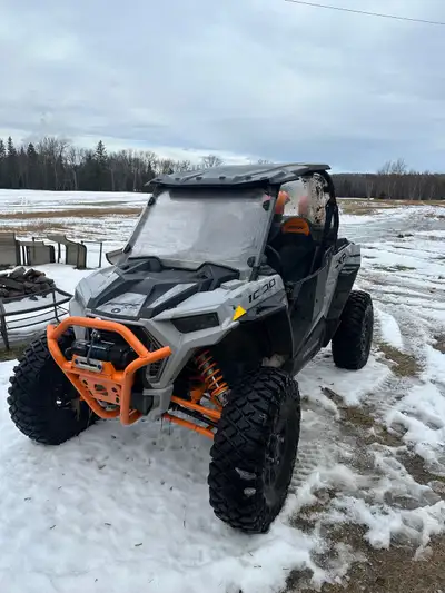 Polaris highlifter 1000xp for sale Currently comes with complete bumper to bumper warranty till 2026...