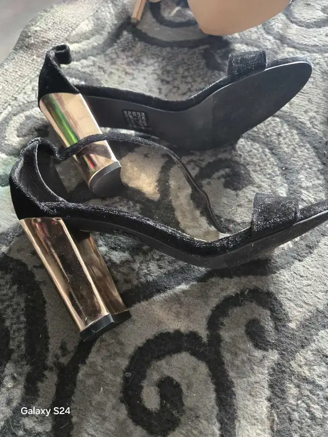 LADIES DRESS SHOES in Women's - Shoes in Calgary - Image 2
