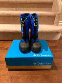 Selling brand new Columbia junior winter boots - size 4