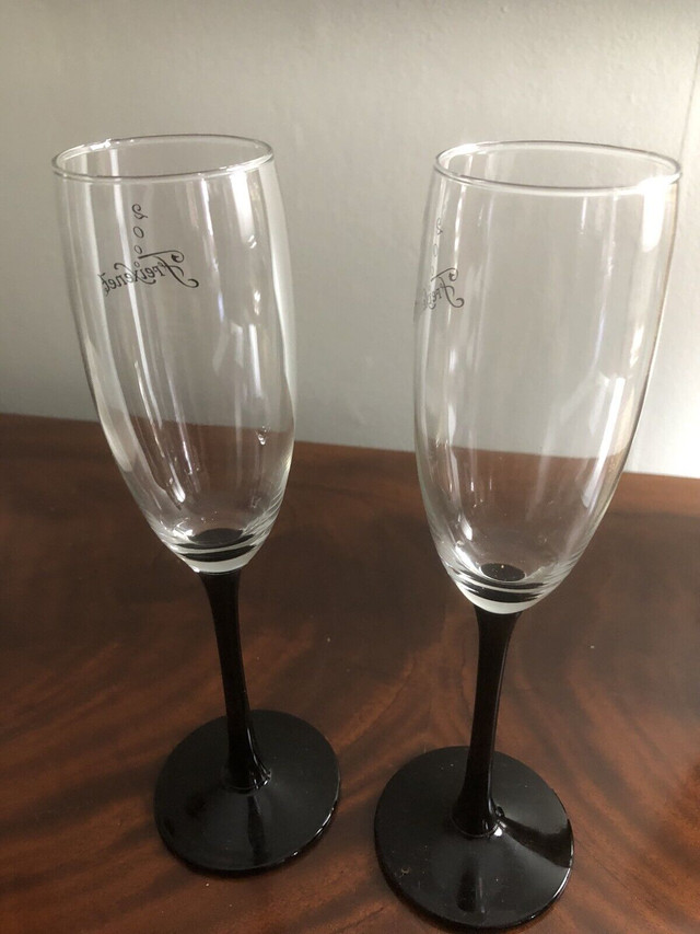 Two Freixenet Black Stem Champagne Flute Glasses - 9" Tall  in Kitchen & Dining Wares in Oakville / Halton Region - Image 2