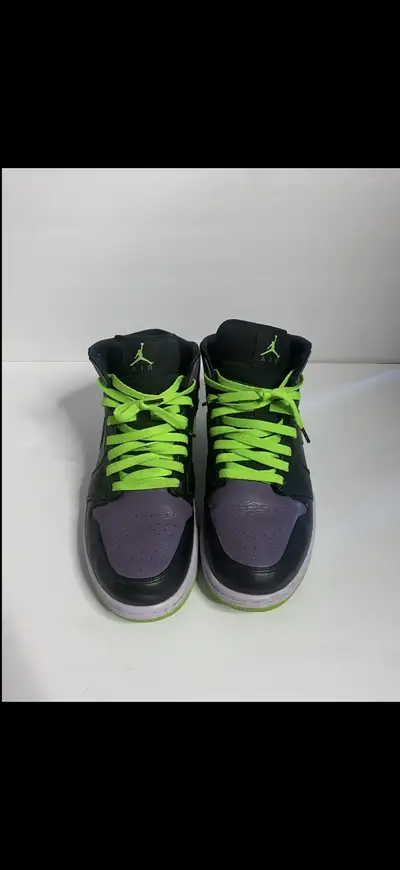 Air Jordan 1 Mid, View more