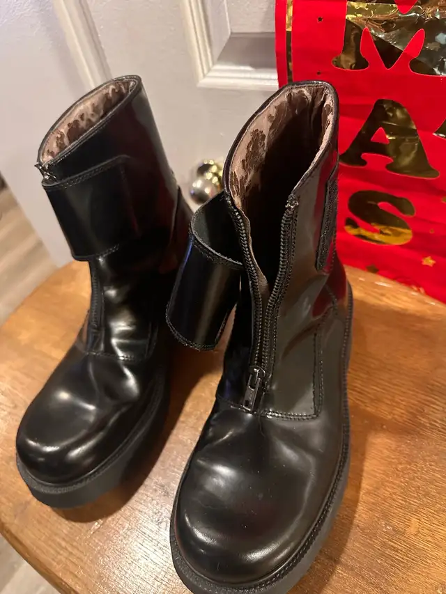 Kenneth Cole Boots in Men's Shoes in Markham / York Region - Image 4