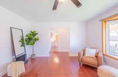 **All-Inclusive Rooms for Rent – Prime Location Near Lansdowne Mall** Three bedrooms are available i...