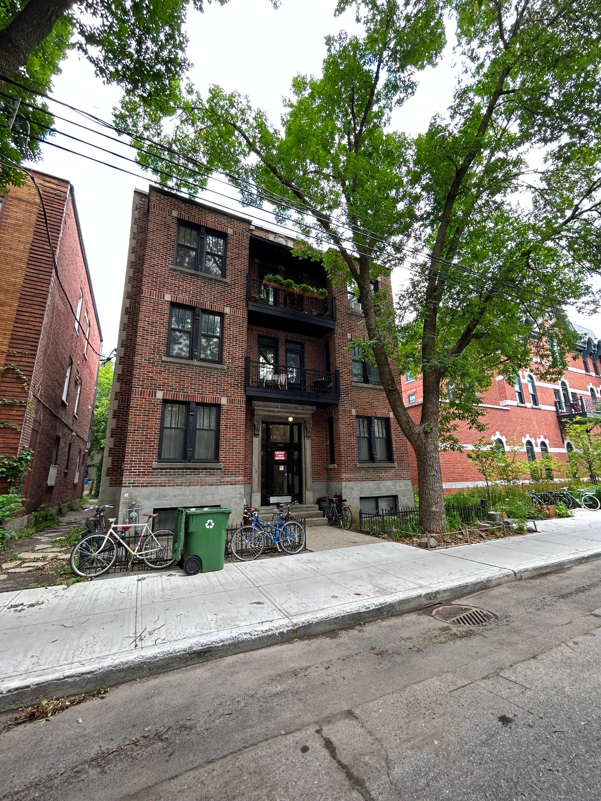 Chauffé, grand 3 1/2 dans le Plateau Mont-Royal — photo 1