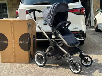 Bugaboo fox 3 with all accessories and maxi cosi adapter, View more