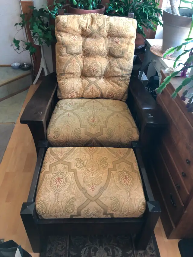 Solid Oak Mission Chair with Ottaman63660945274881124