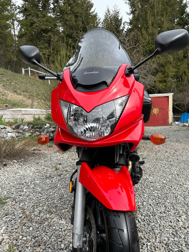 2005 almost pristine Suzuki 650 Bandit in Sport Touring in Vernon