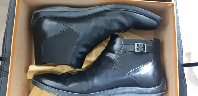 TOD'S mens chelsea Boots in Men's Shoes in City of Toronto - Image 2