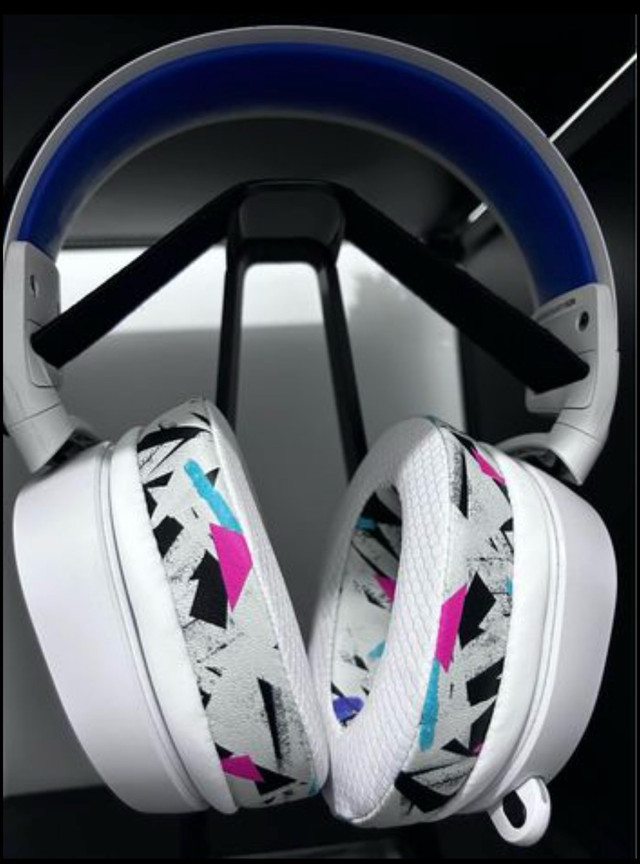 ARCTIS 7PWireless Gaming Headset in Speakers, Headsets & Mics in Calgary - Image 3