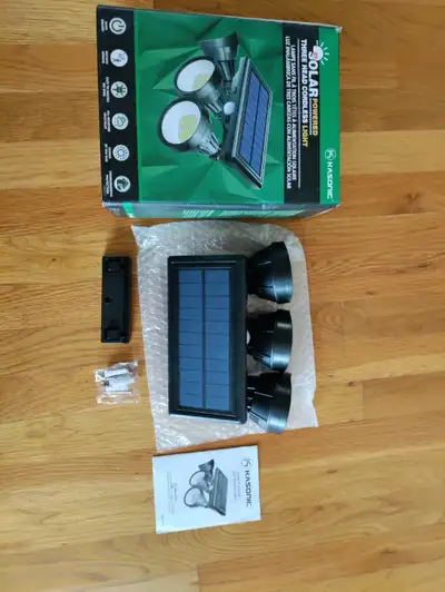 New Kasonic Solar Powered 3 Head Cordless Light for sale. Motion sensor, auto on/off, easy to instal...