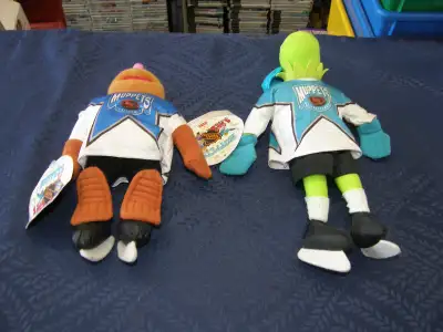 Lot de 2 Toutou Muppets NHL Hockey avec étiquette - 15$ pour tout le Duo Regarder mes Autres Annonce...
