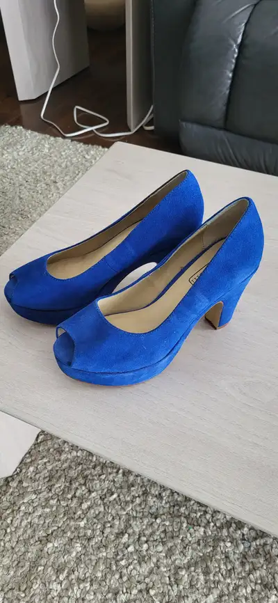 Women's shoes, View more