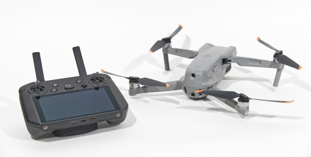 DJI Air 2s drone combo avec RC Pro a volé 14min dans Appareils électroniques  à Laval/Rive Nord - Image 2