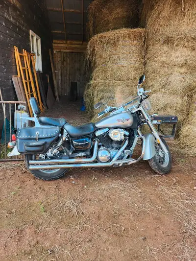 2005 Vulcan 1500 with 60000km $4800 OBO