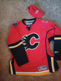 Calgary Flames Jersey and Baseball cap
