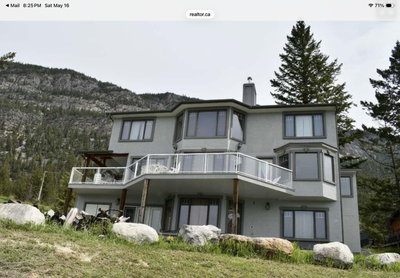 Listing Description Columbia Lake Waterfront Retreat Nestled on the pristine quiet south end of Colu...