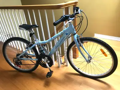 Vélo de fille Louis Garneau en aluminium, roues 24",18-vitesses, View more