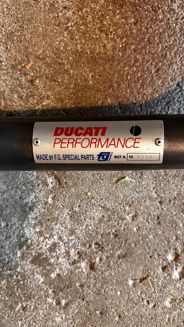 Ducati Single Sided Rear Swing Arm Stand in Road in Markham / York Region - Image 5