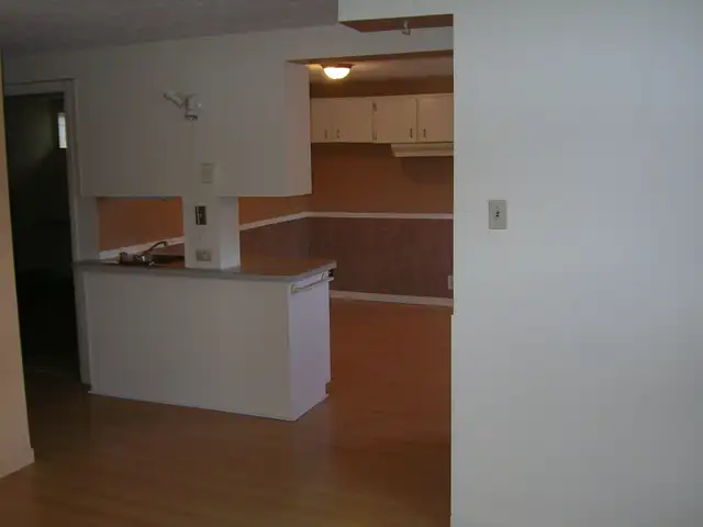 4 1/2 a louer 650$/mois s-sol très grand 588A McManamy in Long Term Rentals in Sherbrooke - Image 5