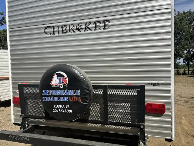 2014 Cherokee camper 26 foot with slide  in Travel Trailers & Campers in Brandon - Image 6