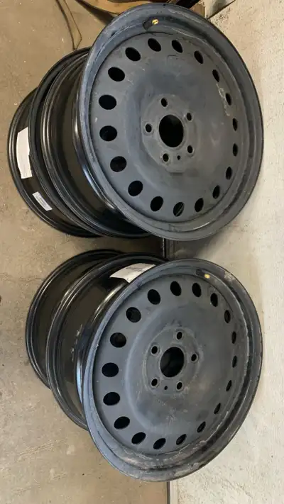 like new condition Perfect for winter set