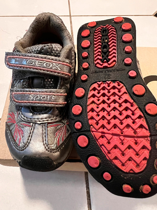 Toddler shoes, Geox, size 4.5 or 21 in Clothing - 18-24 Months in Oakville / Halton Region - Image 2