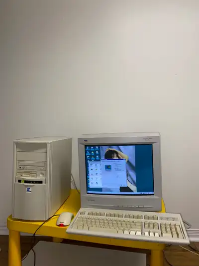Vintage Retro PC – Pentium MMX 200 MHz – SB 16 – Win95, View more