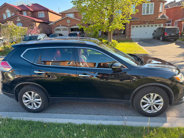 2015 Nissan Rouge SV in Cars & Trucks in City of Toronto - Image 2