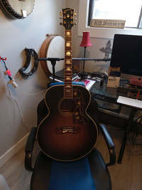 Gibson SJ200 Standard