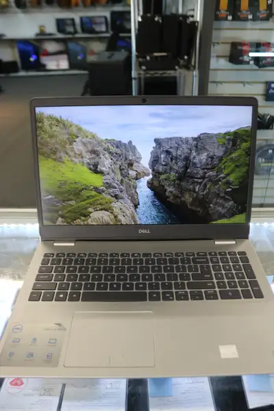 For sale CPU: i5-1035G1 1.19GHz GPU: Intel UHD Graphics RAM: 8GB HD: 256GB NVMe O/S: Window 11 DISPL...