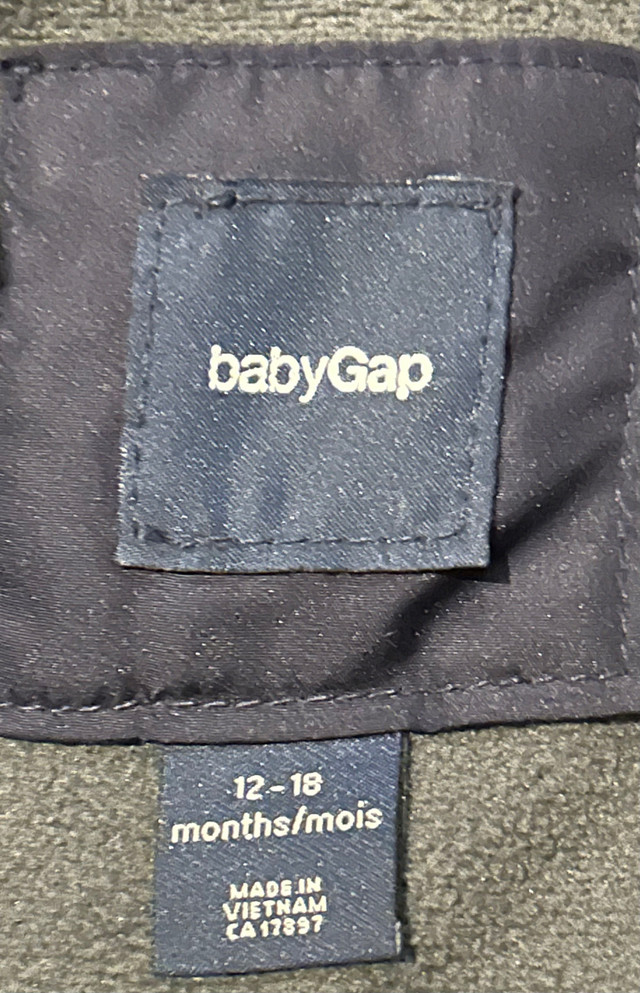Baby Gap - winter jacket - 12-18 months  in Clothing - 12-18 Months in Saskatoon - Image 3