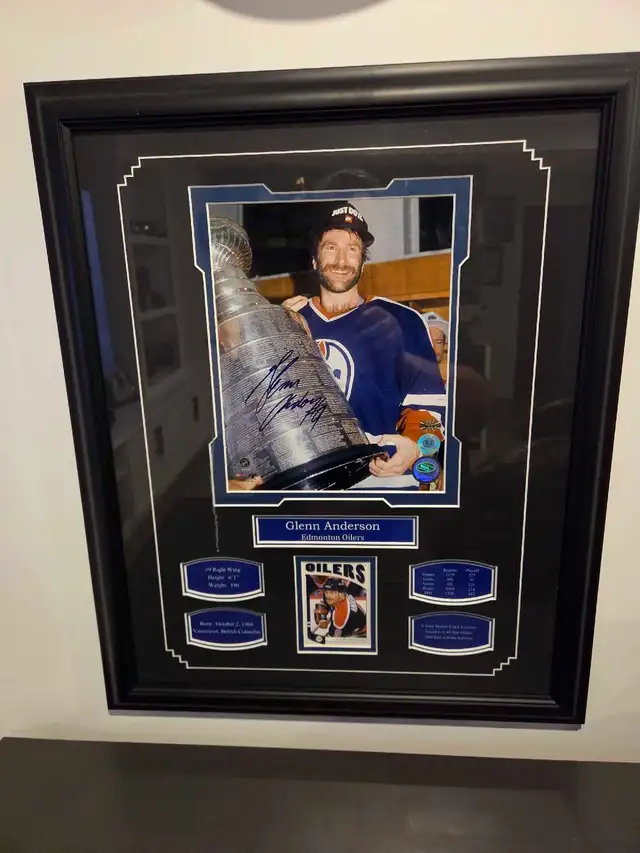 oiler autographed memorabilia  in Arts & Collectibles in Edmonton - Image 4