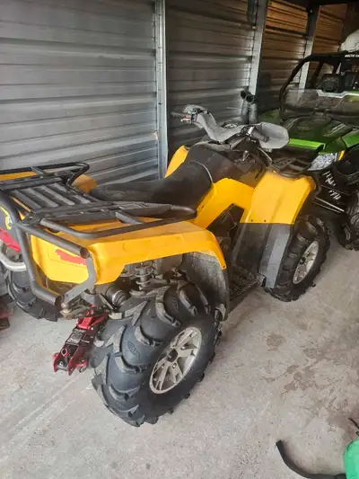 09 outlander has a new motor with 1000 km on it professionally installed, piped have original exhaus...