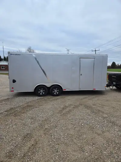 E track installed on side's and floor. Perfect condition and no winter use. 1 trip from BC and 2 tri...