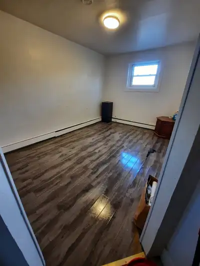 Convenient studio apartment near downtown New Glasgow, close to hospital and all amenities. Rent inc...