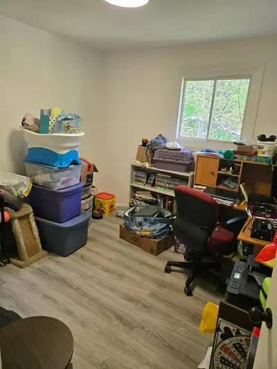 -Superbe 5 1/2 a louer au 3e étage aucun voisin au-dessus -Situer a proche de luniversite sherbrooke...