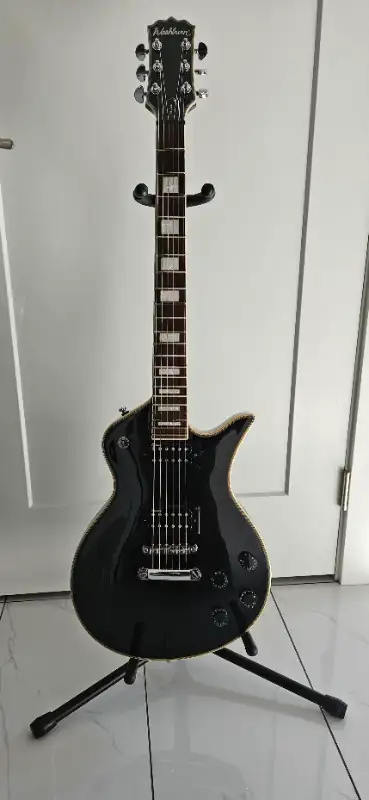 Beautiful 2008 Black Washburn PS 7200 Paul Stanley Preacher Series Guitar. c/w Custom Washburn Soft...