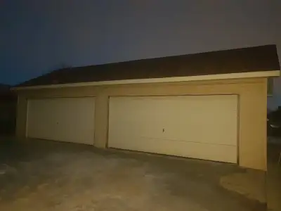 Heated shop for rent. Two double garages joint together. Around 800 square feet. Width is 19 feet. L...