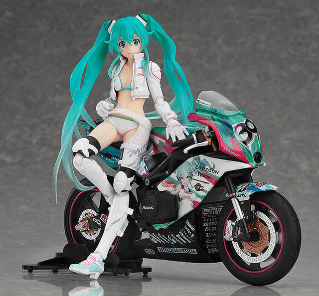 [ShinyToyz] Figma Racing Miku 2014 EV MIRAI + Ex:ride Spride.07 in Arts & Collectibles in City of Montréal - Image 3