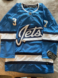 Winnipeg Jets Hellebuyck Jersey