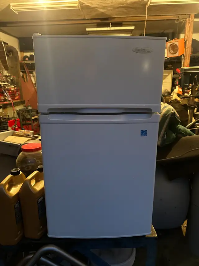 beau petit frigo in Refrigerators in Sherbrooke - Image 4