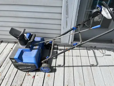 Souffleuse petite 22po Snow Joe, View more