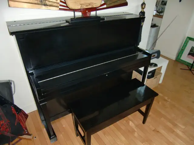 Upright Grand Piano in Pianos & Keyboards in City of Toronto - Image 2