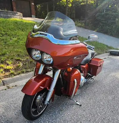 Sedona Orange FLTRX Roadglide. Thats right...they are not all black. Pictures make it look more red...